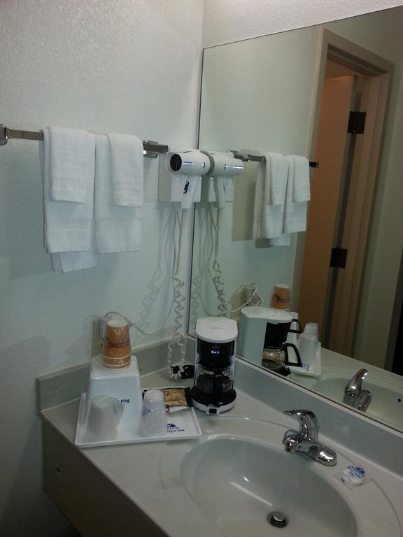 Americas Best Value Inn Douglasville Exterior photo